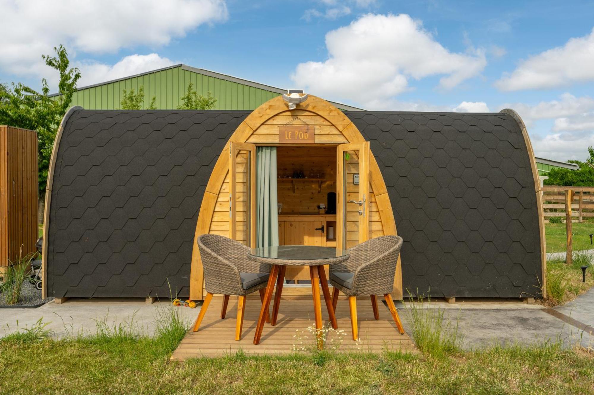 Logements Insolites A La Ferme - Yourte, Kota Ou Pod Farbus الغرفة الصورة