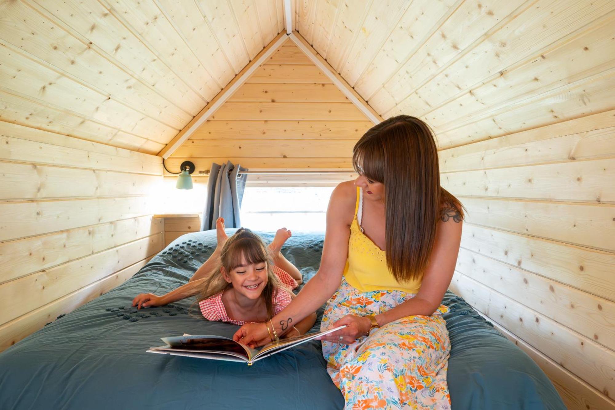 Logements Insolites A La Ferme - Yourte, Kota Ou Pod Farbus الغرفة الصورة