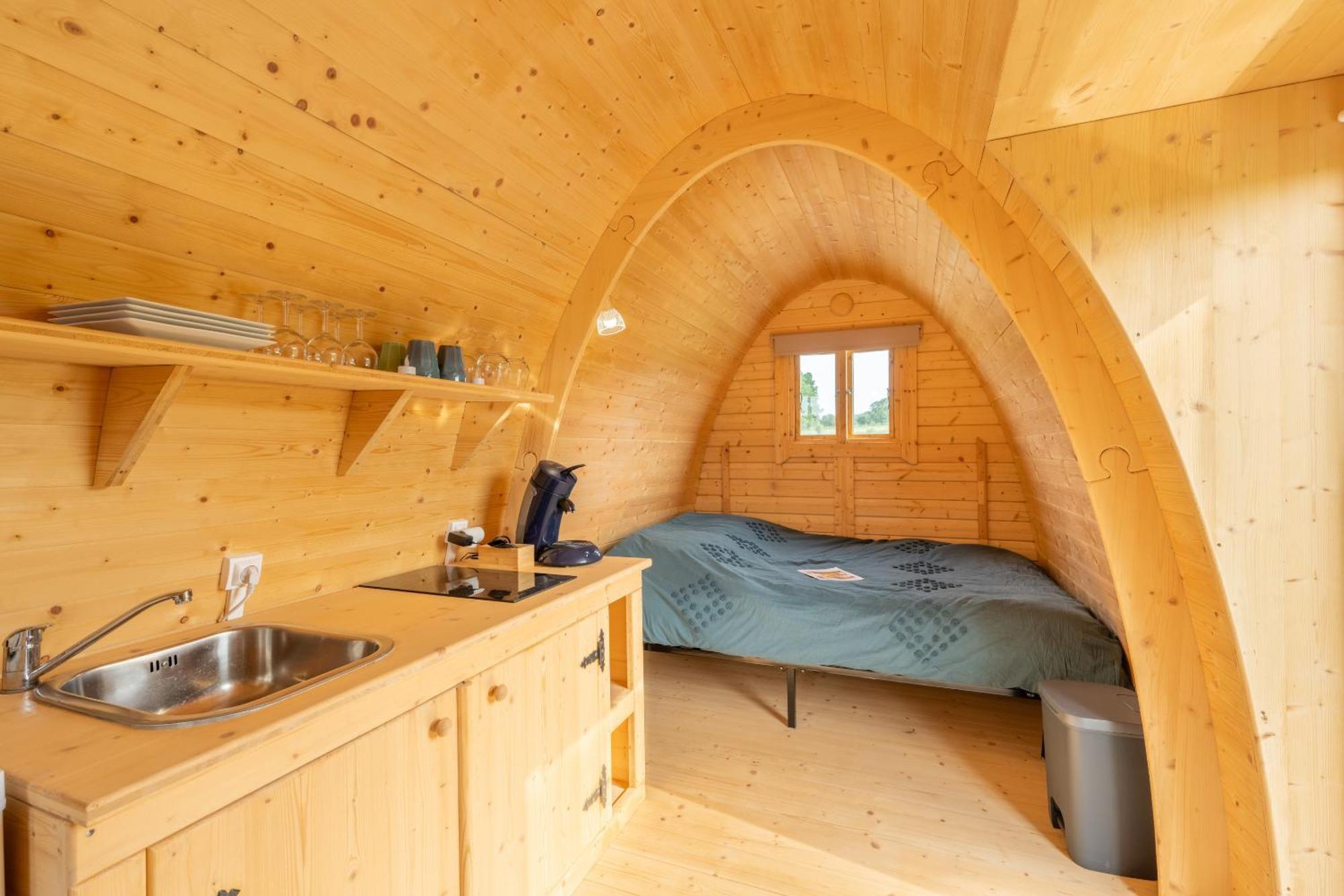 Logements Insolites A La Ferme - Yourte, Kota Ou Pod Farbus الغرفة الصورة