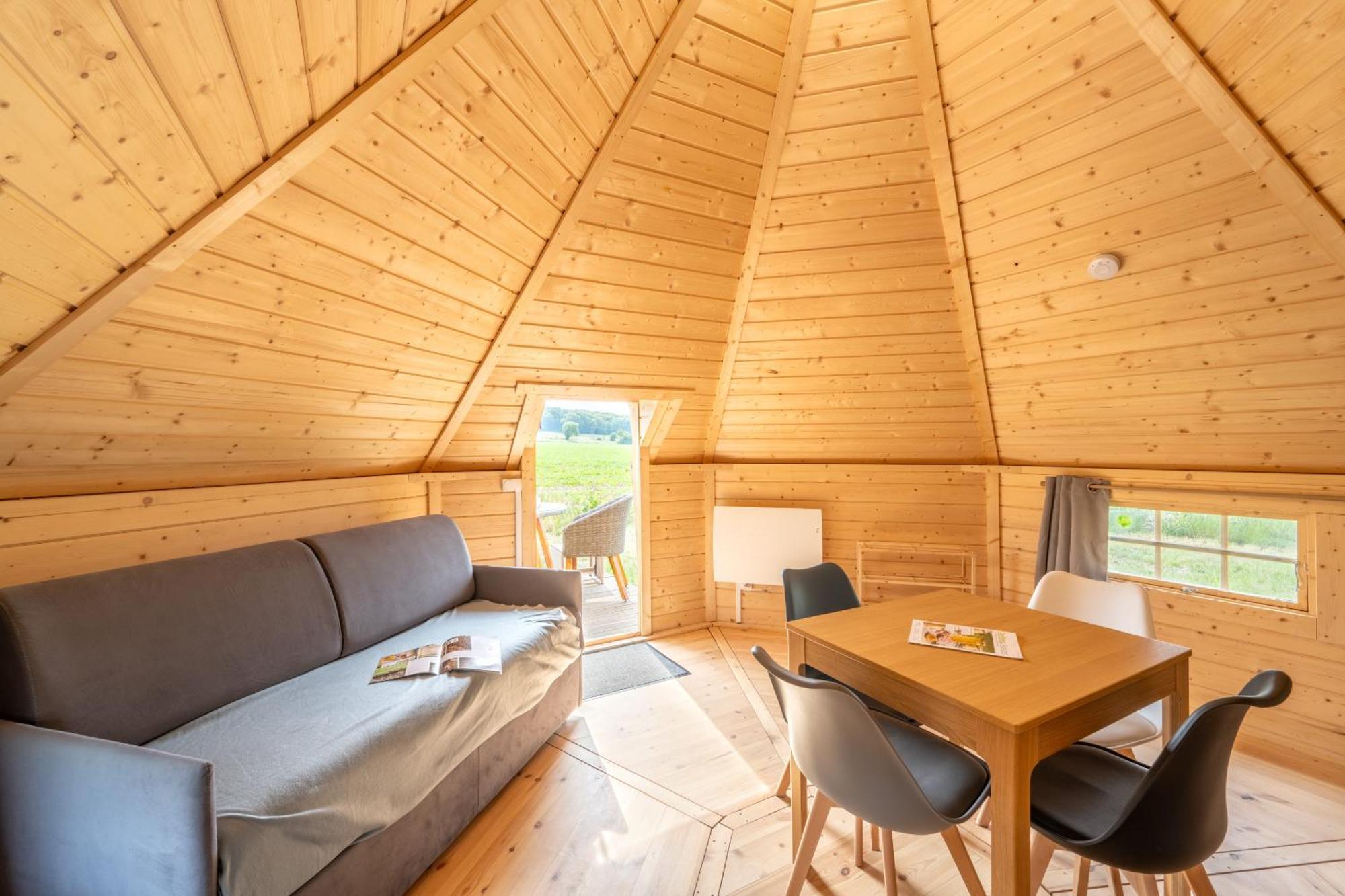 Logements Insolites A La Ferme - Yourte, Kota Ou Pod Farbus الغرفة الصورة
