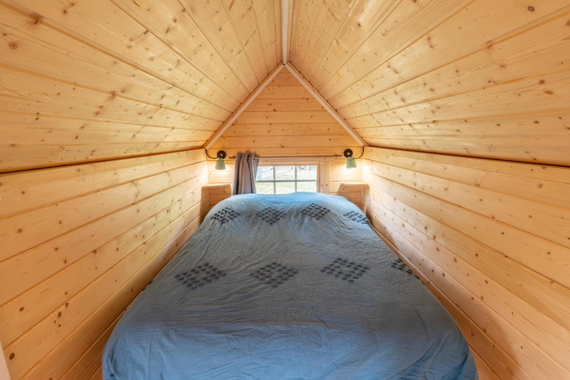 Logements Insolites A La Ferme - Yourte, Kota Ou Pod Farbus الغرفة الصورة