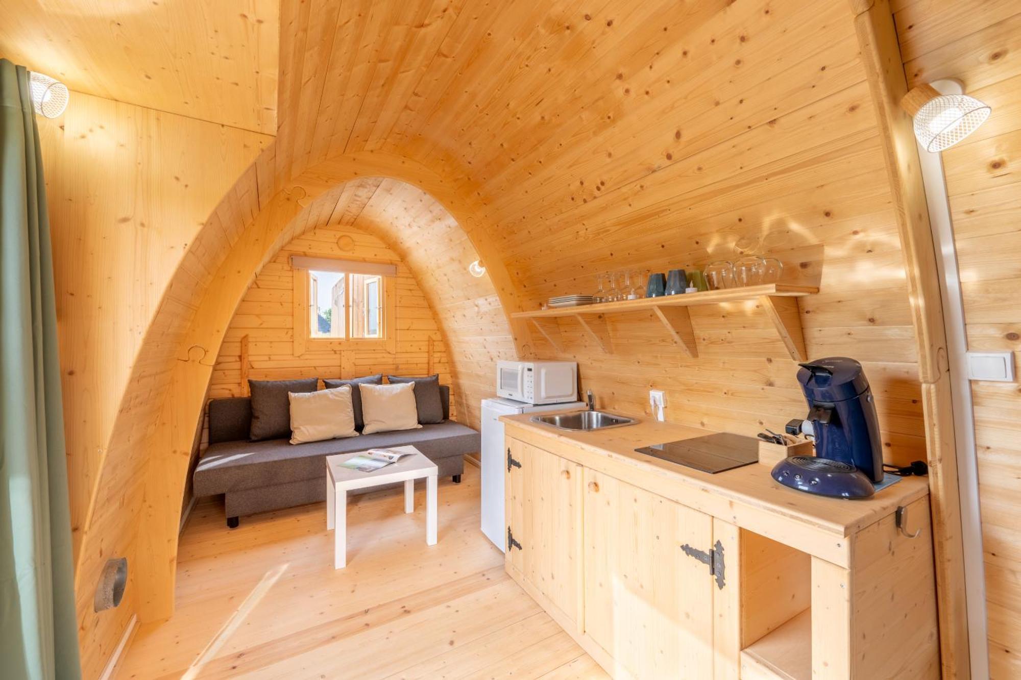 Logements Insolites A La Ferme - Yourte, Kota Ou Pod Farbus الغرفة الصورة