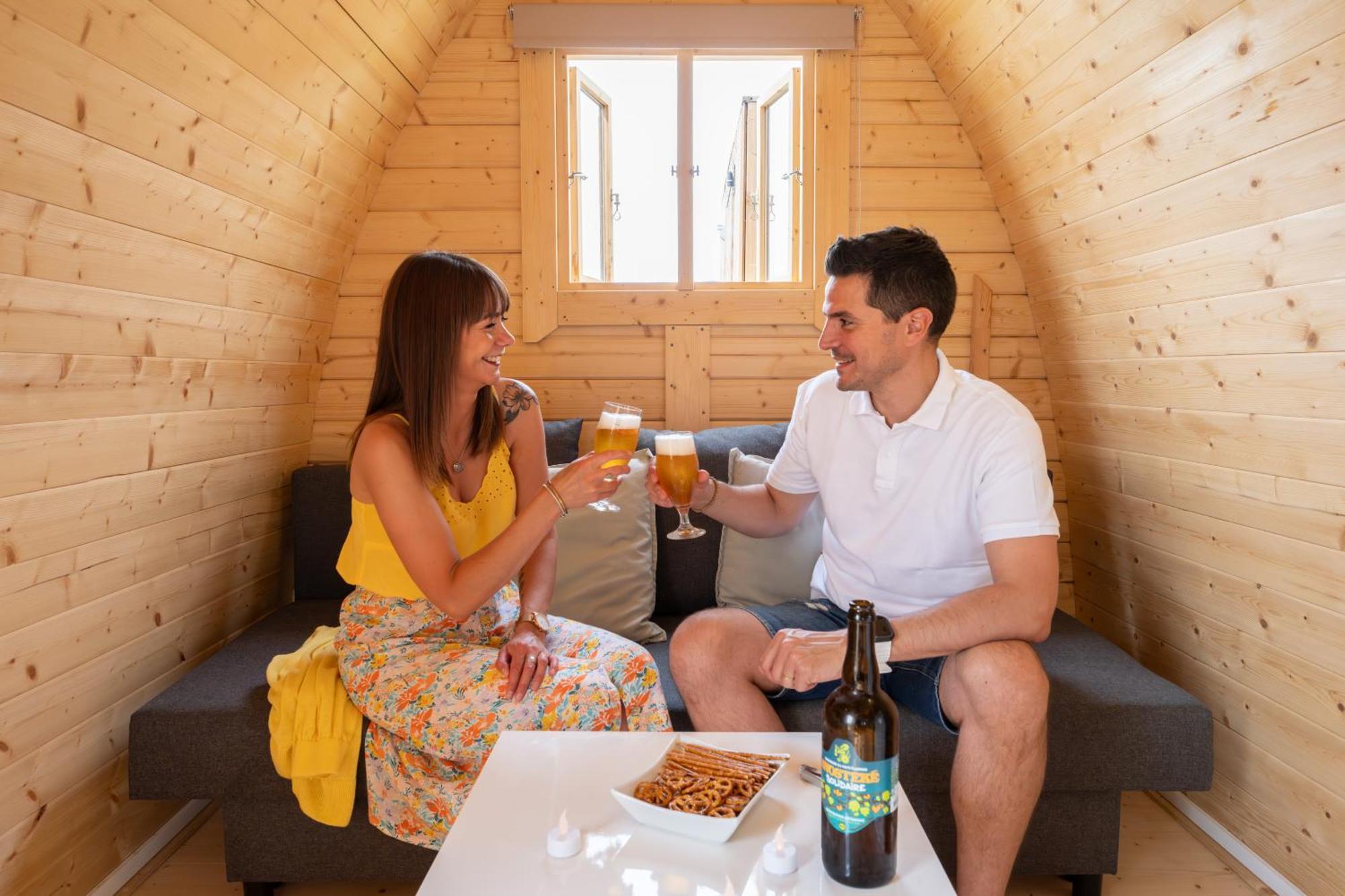Logements Insolites A La Ferme - Yourte, Kota Ou Pod Farbus الغرفة الصورة
