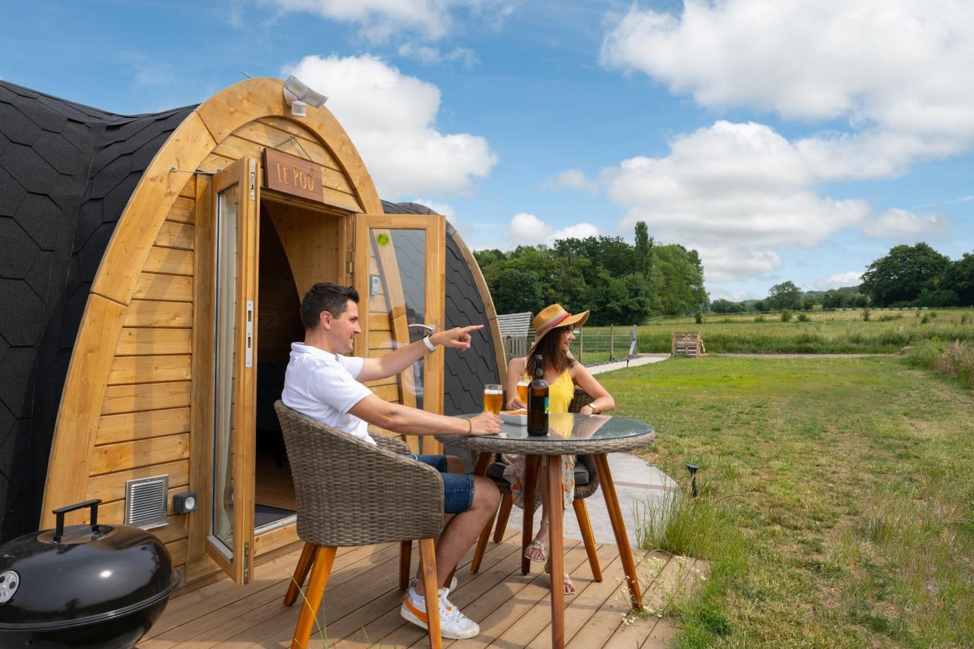 Logements Insolites A La Ferme - Yourte, Kota Ou Pod Farbus الغرفة الصورة