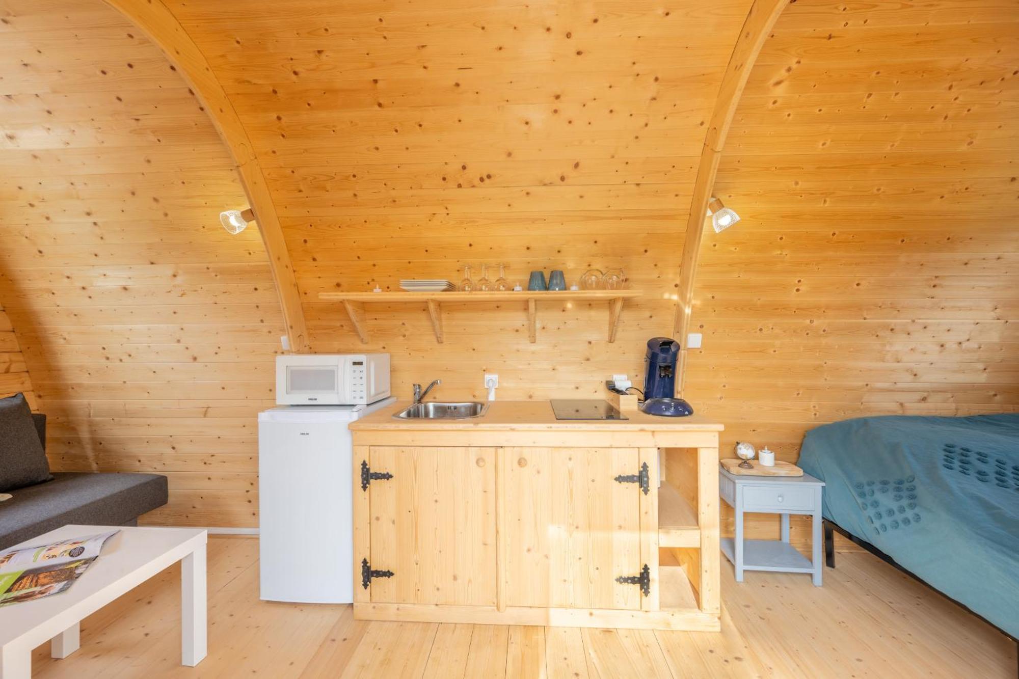 Logements Insolites A La Ferme - Yourte, Kota Ou Pod Farbus الغرفة الصورة