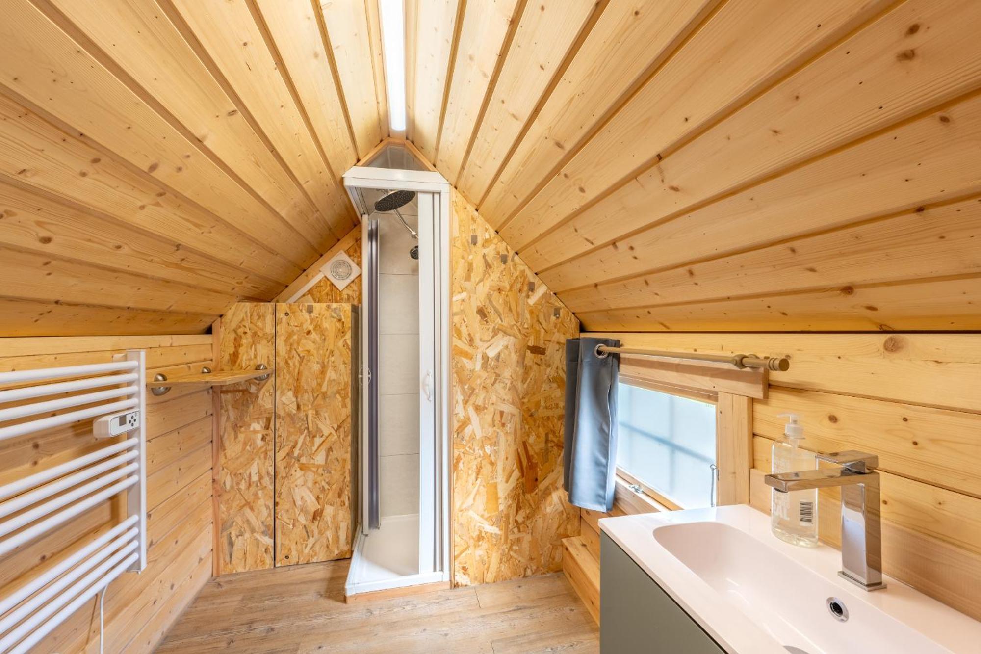 Logements Insolites A La Ferme - Yourte, Kota Ou Pod Farbus الغرفة الصورة