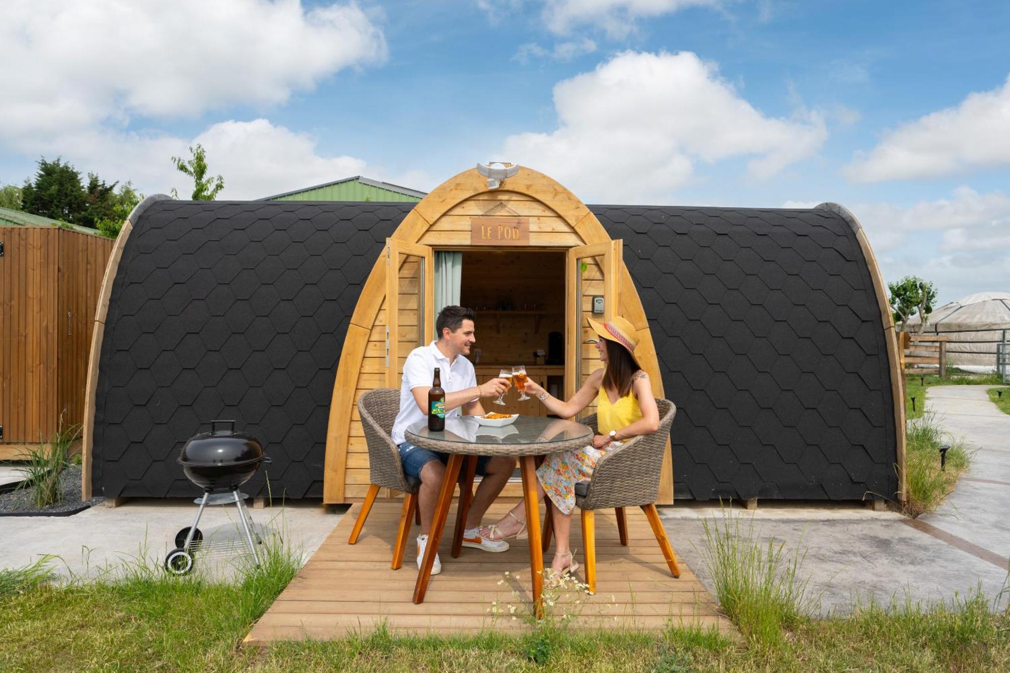 Logements Insolites A La Ferme - Yourte, Kota Ou Pod Farbus الغرفة الصورة