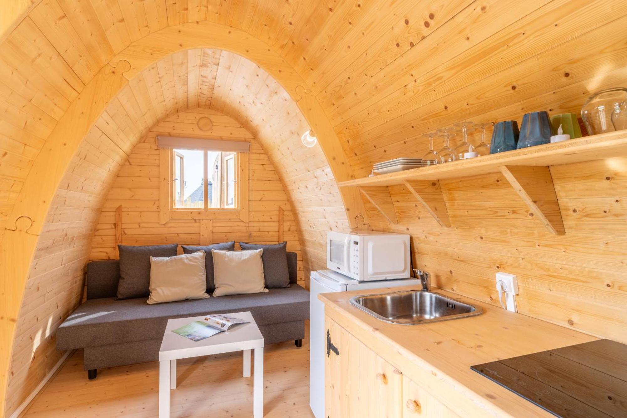 Logements Insolites A La Ferme - Yourte, Kota Ou Pod Farbus الغرفة الصورة